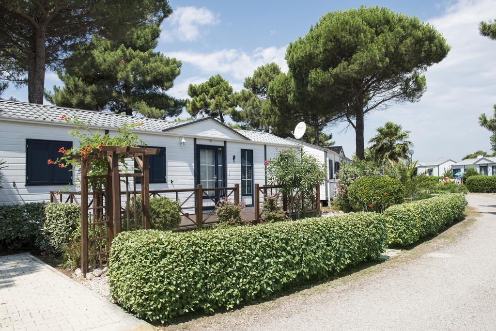 Domaine Les Muriers Vendres Room photo