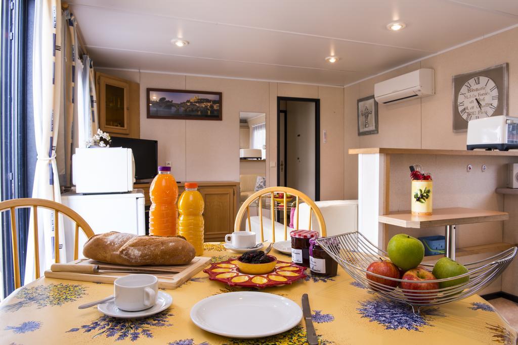 Domaine Les Muriers Vendres Room photo
